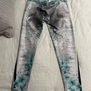 Elegant Floral Women's Leggings - Gray and Teal